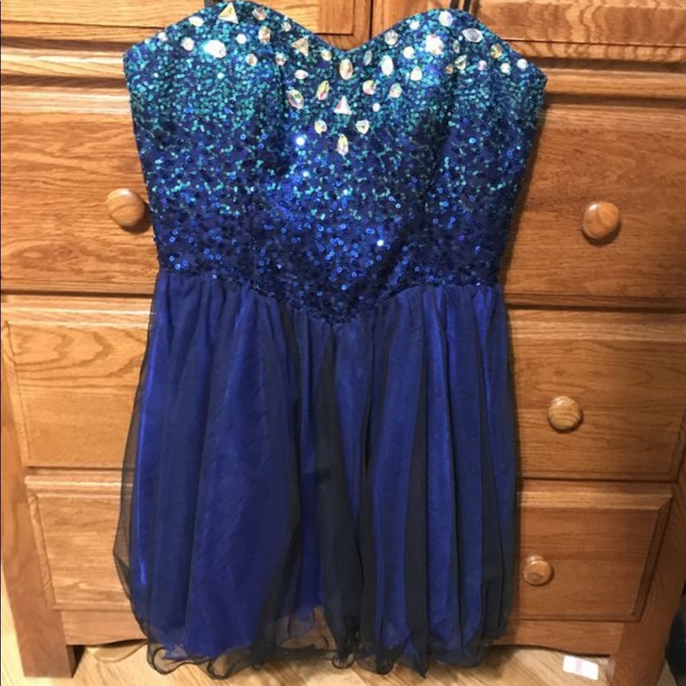 Blue sparkly formal/Homecoming dress